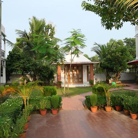 Upasana Eco Resort ボルプル エクステリア 写真