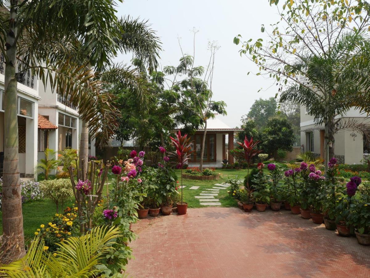 Upasana Eco Resort ボルプル エクステリア 写真