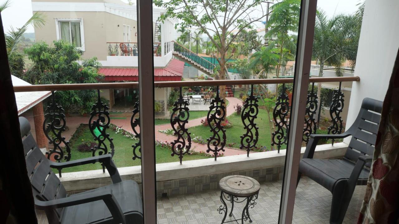 Upasana Eco Resort ボルプル エクステリア 写真