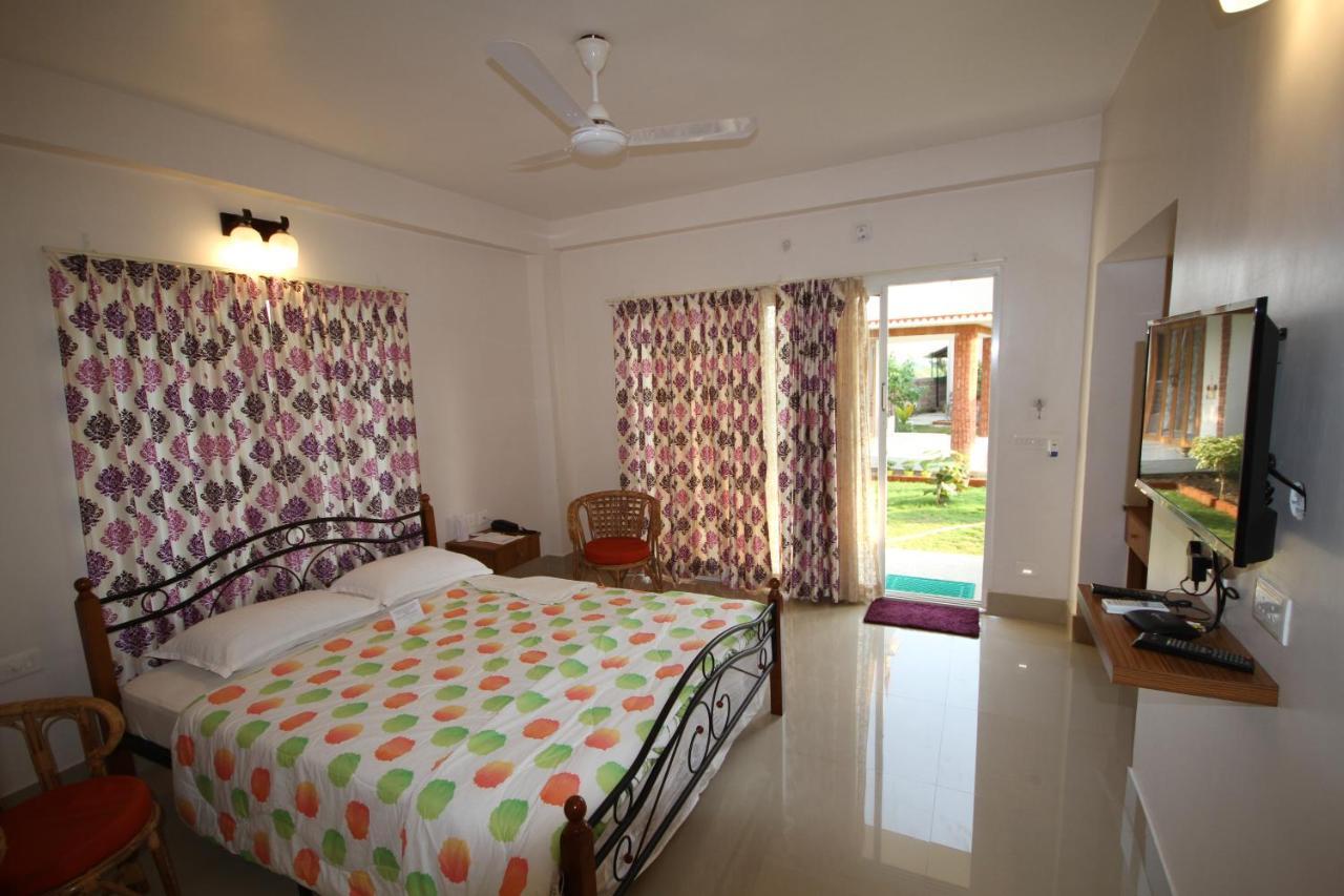 Upasana Eco Resort ボルプル エクステリア 写真